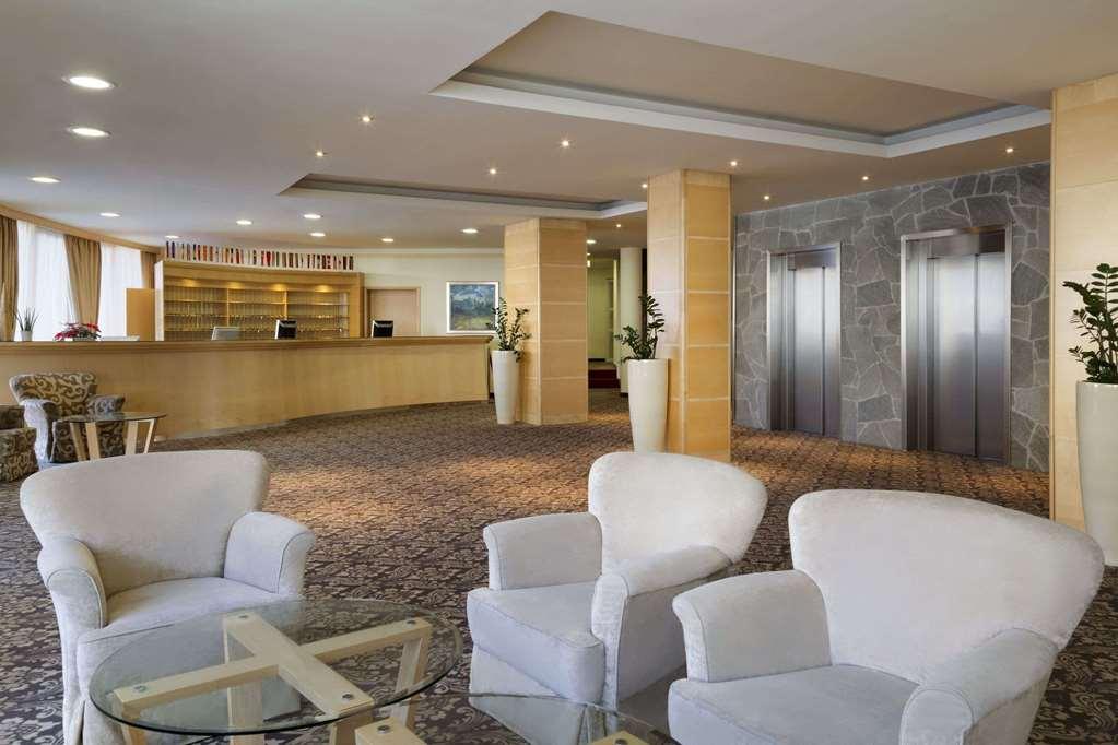 Ramada Hotel & Suites Kranjska Gora Beltér fotó